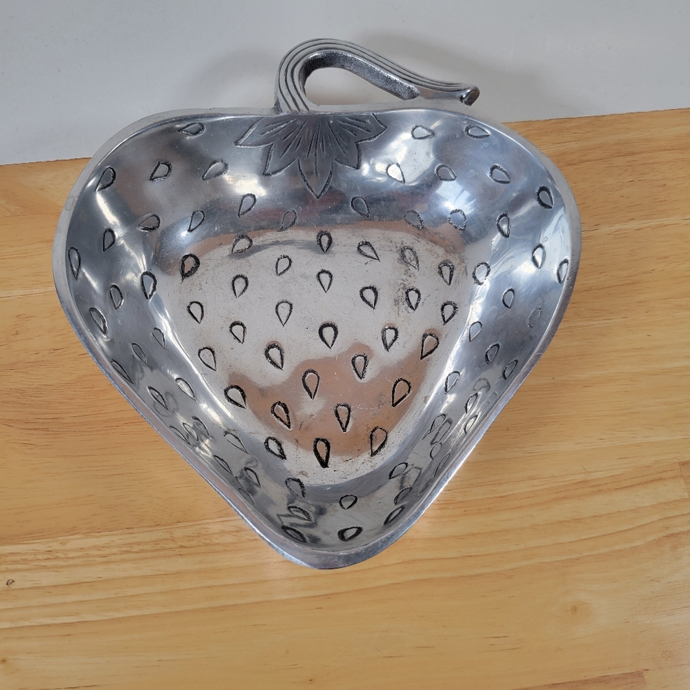 Pewter Decorative Bowl Beautiful Silver Strawberry Shaped Bowl